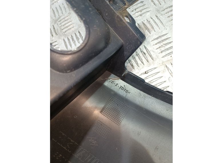 Клык бампера задний левый к Renault Captur, 2016г.