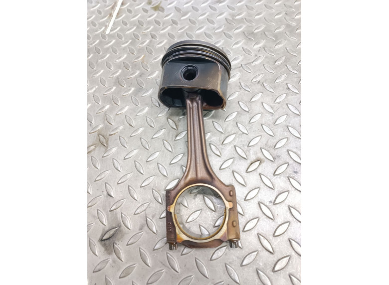 Поршень к Volkswagen Passat, 1999г.