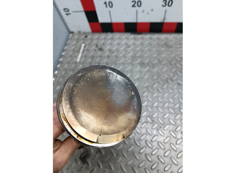 Поршень к Volkswagen Passat, 1999г.