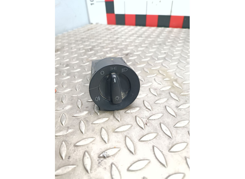 Переключатель света к Volkswagen Golf, 2000г.