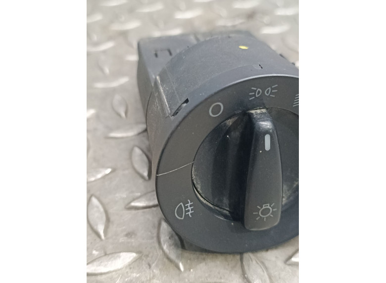 Переключатель света к Volkswagen Golf, 2000г.