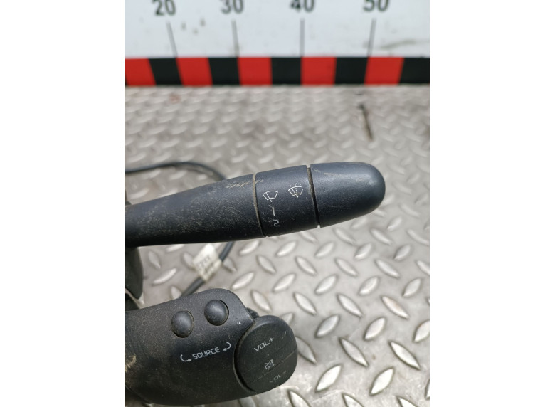 Переключатель подрулевой (стрекоза) к Renault Symbol, 2004г.