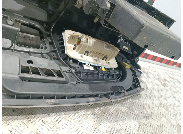 Панель передняя салона (торпедо) к Renault Megane, 2010г.