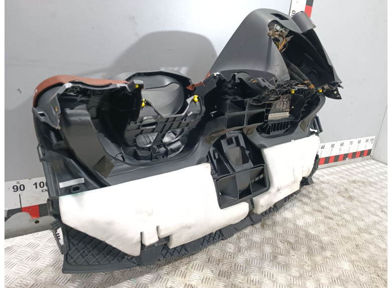 Панель передняя салона (торпедо) к Opel Corsa, 2009г.