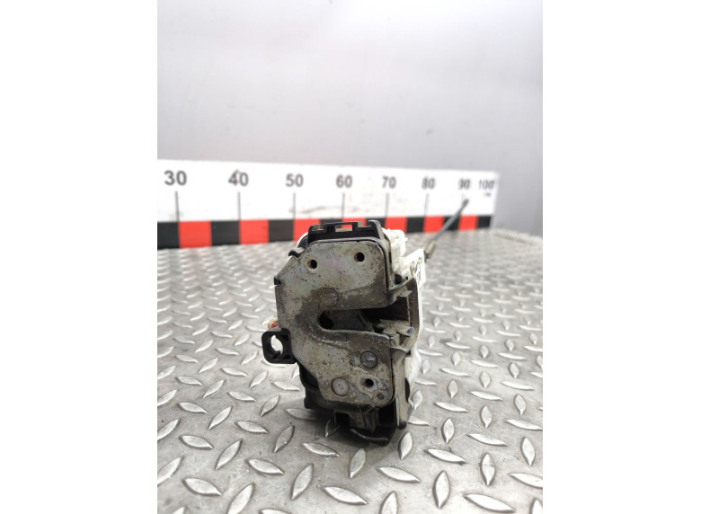 Замок двери передней левой к Fiat 500, 2012г.