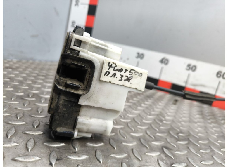 Замок двери передней левой к Fiat 500, 2012г.