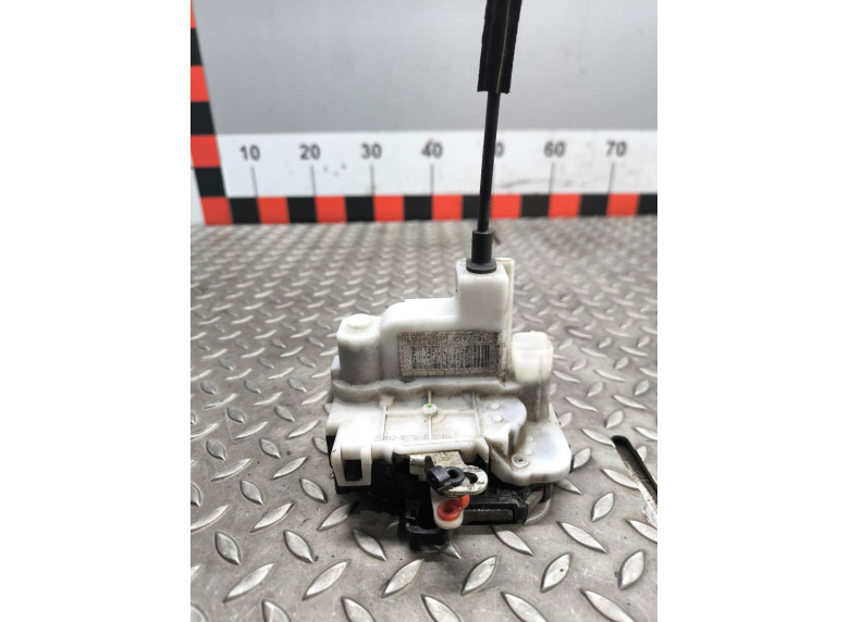 Замок двери передней левой к Fiat 500, 2012г.