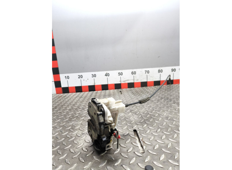 Замок двери передней правой к Fiat 500, 2012г.