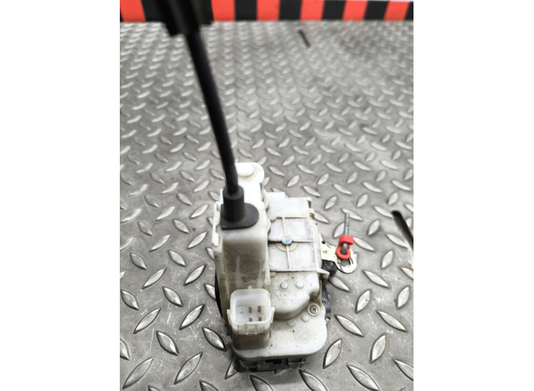 Замок двери передней правой к Fiat 500, 2012г.