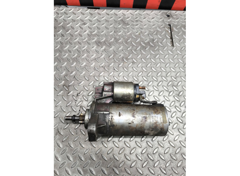 Стартер к Volkswagen Passat, 1995г.