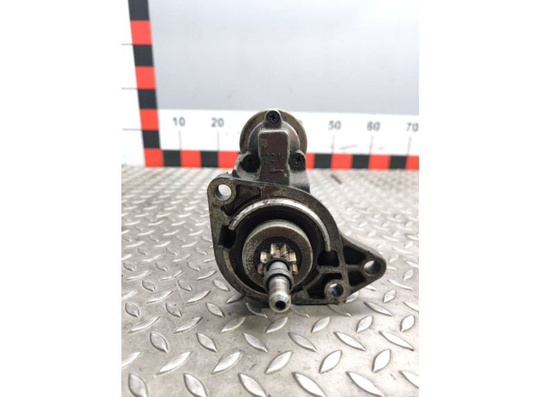 Стартер к Volkswagen Passat, 1995г.