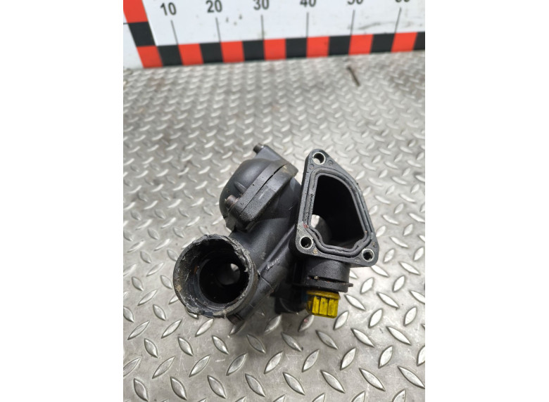 Корпус термостата к Volkswagen Passat, 1995г.