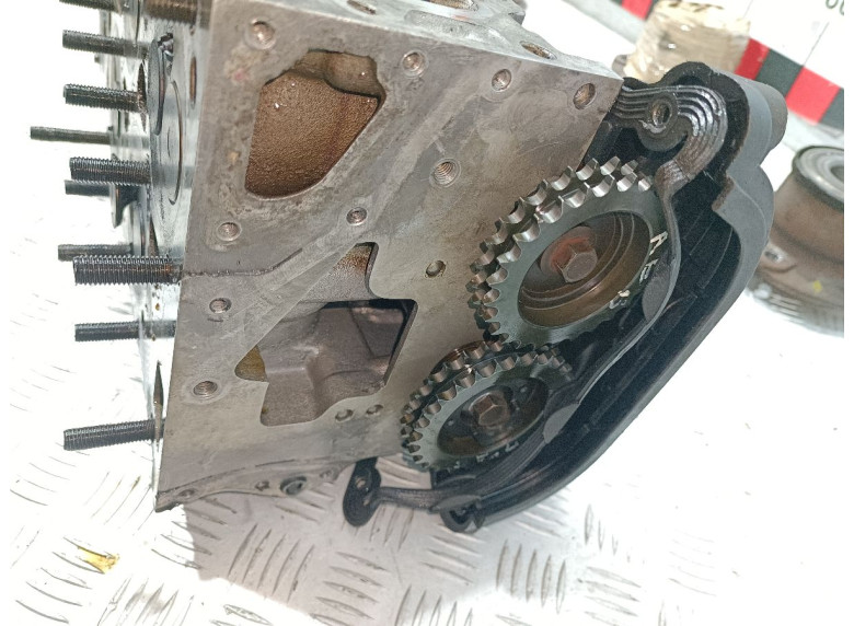 Головка блока цилиндров к Volkswagen Passat, 1995г.