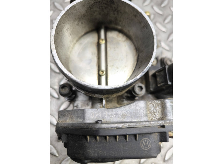 Заслонка дроссельная к Volkswagen Passat, 1995г.