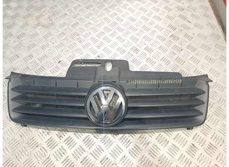 Решетка радиатора к Volkswagen Polo, 2004г.