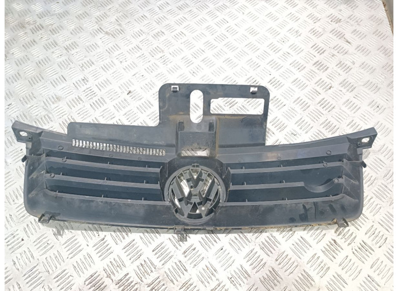 Решетка радиатора к Volkswagen Polo, 2004г.