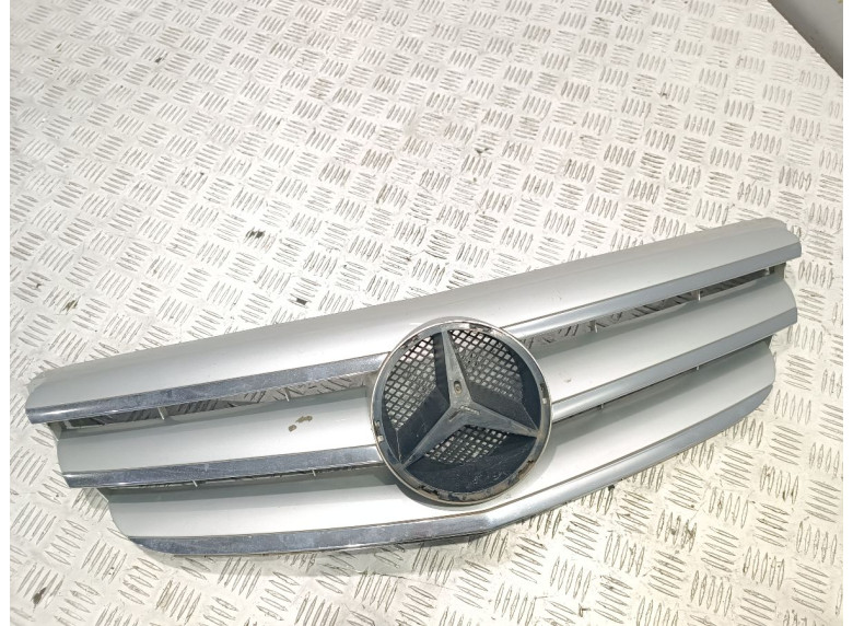 Решетка радиатора к Mercedes A W169, 2007г.