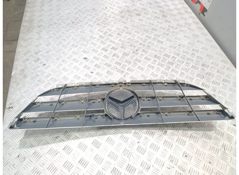 Решетка радиатора к Mercedes A W169, 2007г.