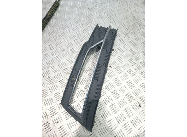 Заглушка (решетка) в бампер передний к Заглушка (решетка) в бампер передний к Skoda Octavia undefined г. Octavia