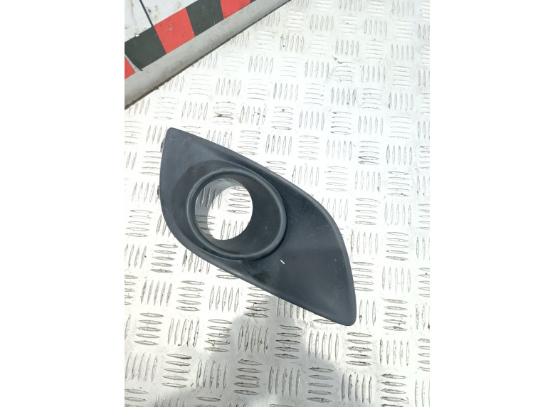 Рамка фары противотуманной правой к Suzuki Swift, 2012г.