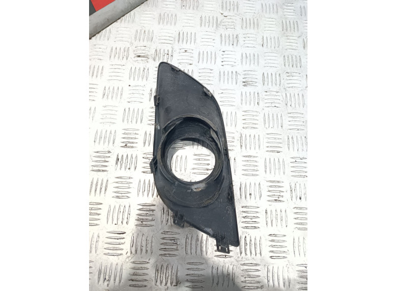 Рамка фары противотуманной правой к Suzuki Swift, 2012г.