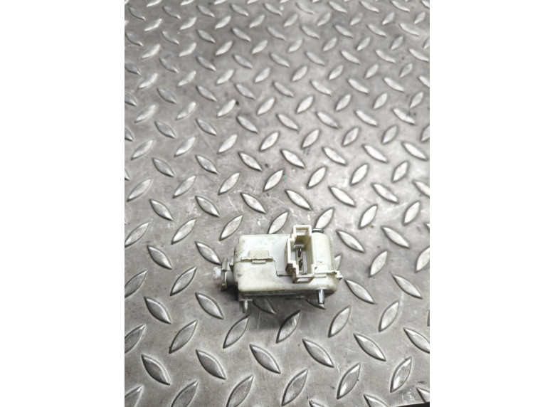 Активатор замка багажника к Volkswagen Golf, 1999г.