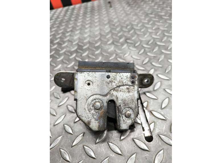 Замок багажника к Fiat 500, 2012г.