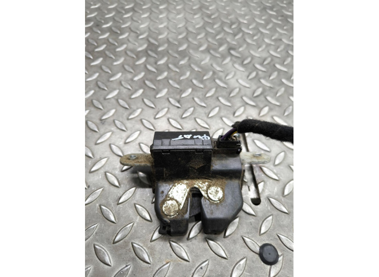 Замок багажника к Fiat 500, 2012г.