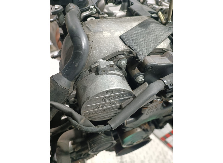 Насос вакуумный к Mercedes C W203, 2002г.