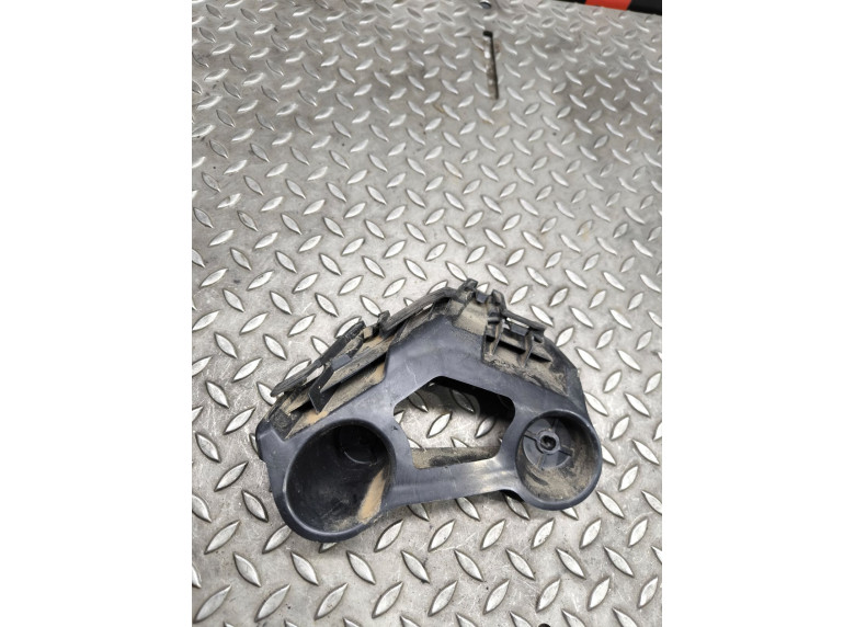 Кронштейн крепления бампера заднего к Skoda Scala