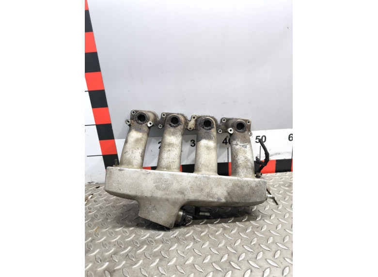 Коллектор впускной к Volkswagen Passat, 2000г.