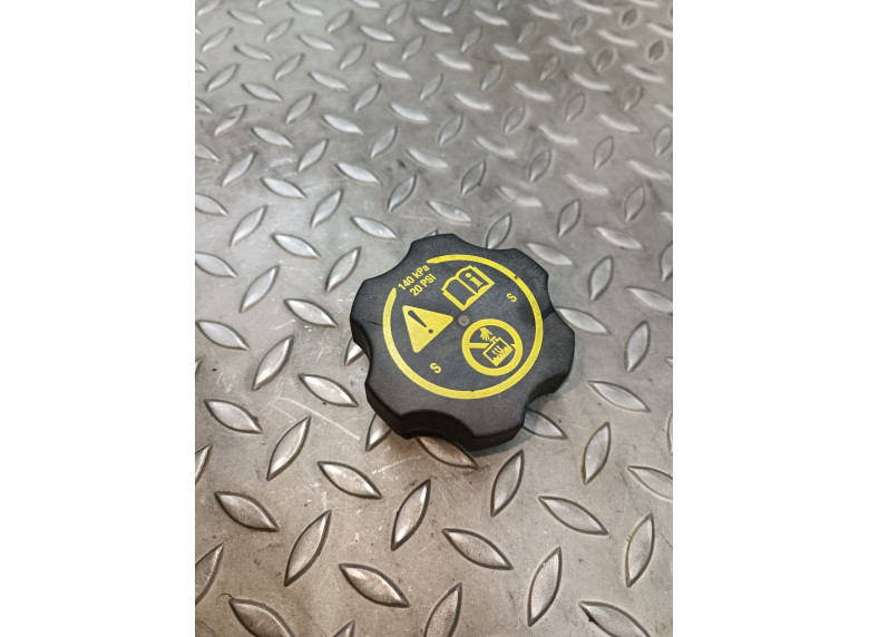Пробка расширительного бачка к Opel Astra, 2012г.