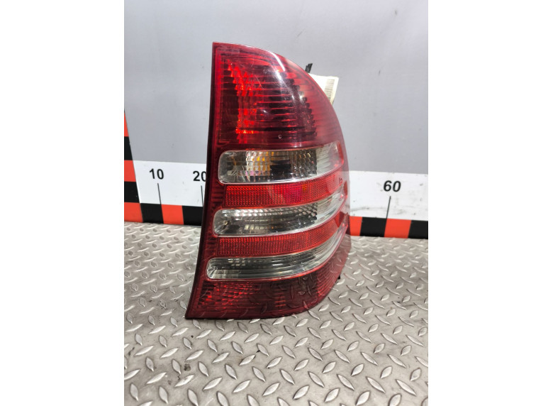 Фонарь задний правый к Mercedes C W203, 2003г.