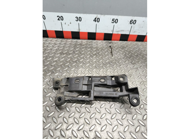 Кронштейн крепления бампера заднего к Volkswagen Caddy, 2007г.