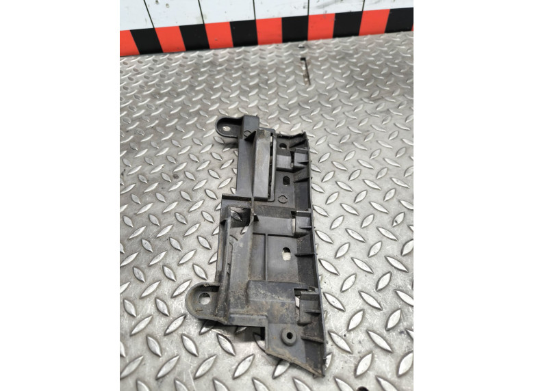 Кронштейн крепления бампера заднего к Volkswagen Caddy, 2007г.