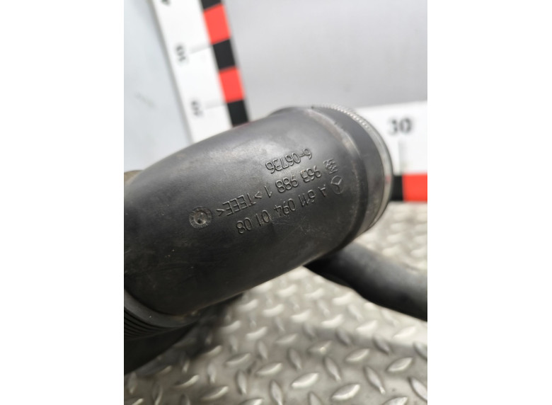 Патрубок воздушного фильтра к Mercedes C W203, 2002г.