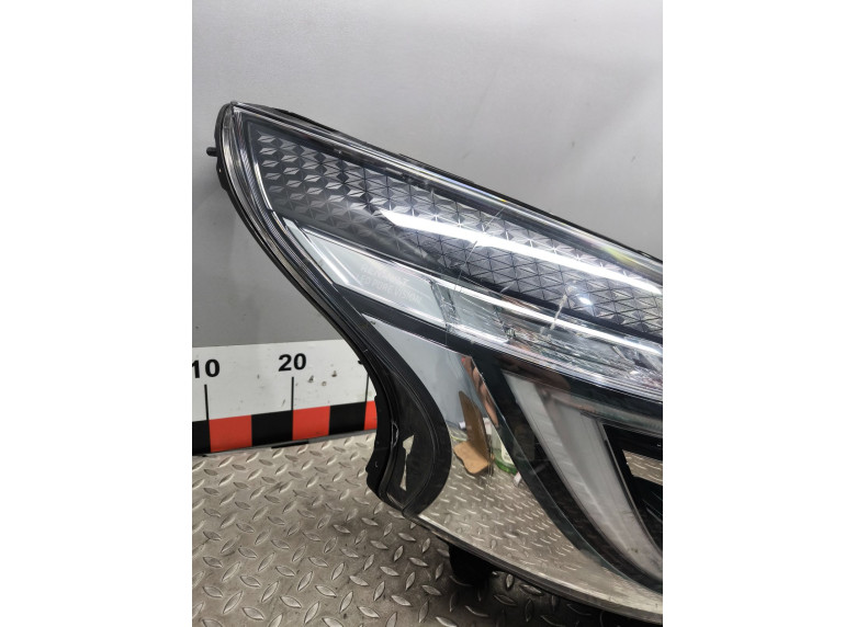 Фара правая к Renault Trafic, 2019г.