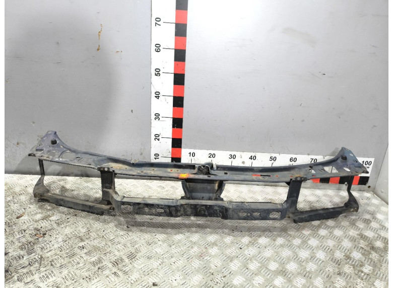 Передняя панель крепления облицовки (телевизор) к Volkswagen Passat, 1992г.