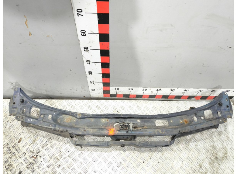 Передняя панель крепления облицовки (телевизор) к Volkswagen Passat, 1992г.