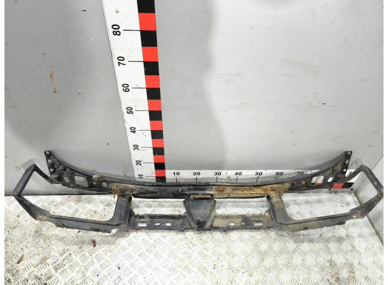 Передняя панель крепления облицовки (телевизор) к Volkswagen Passat, 1992г.