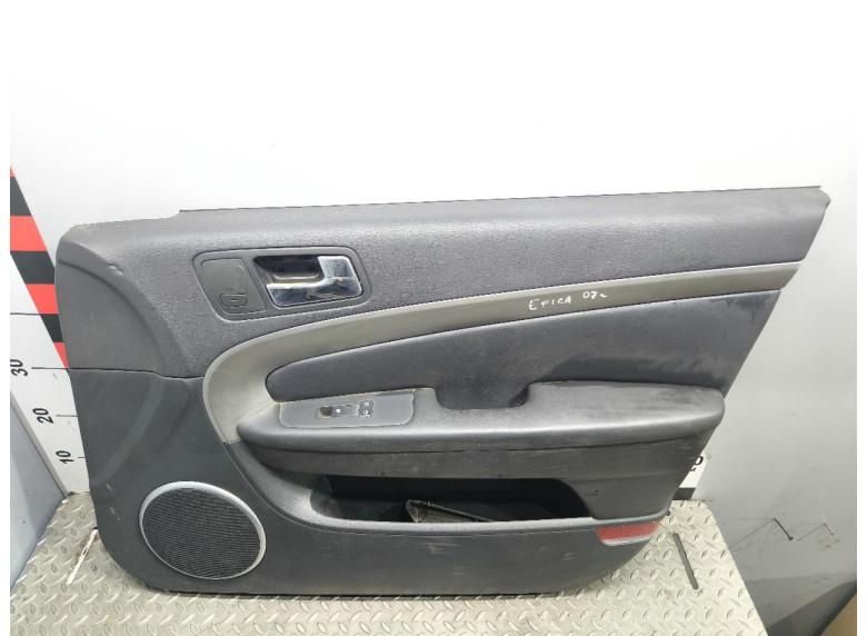 Обшивка двери передней правой (дверная карта) к Chevrolet Epica, 2007г.