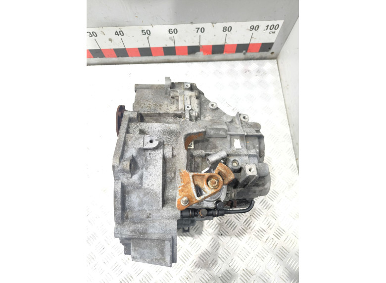 КПП механическая (МКПП) к Volkswagen Passat, 2006г.