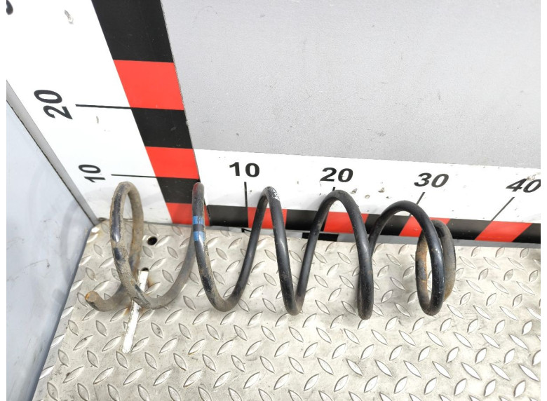 Пружина передняя к Volkswagen Golf, 1999г.