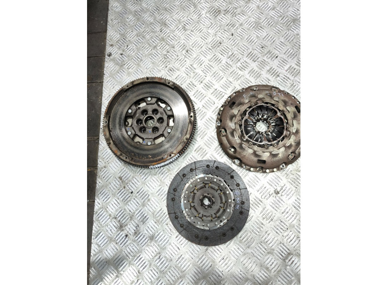 Комплект сцепления к Volkswagen Passat, 2006г.