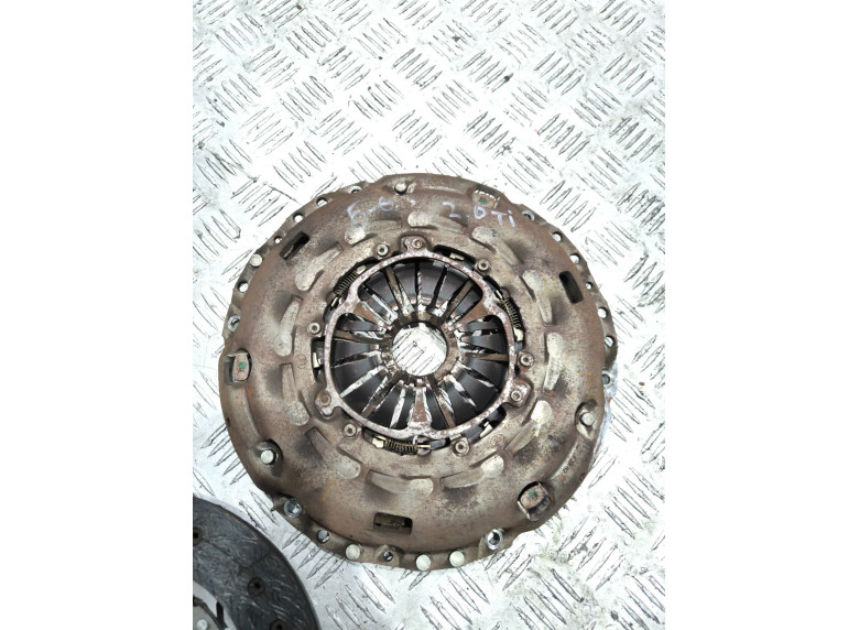 Комплект сцепления к Volkswagen Passat, 2006г.