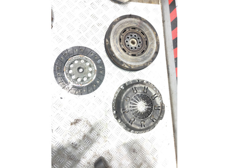 Комплект сцепления к Volkswagen Passat, 1999г.