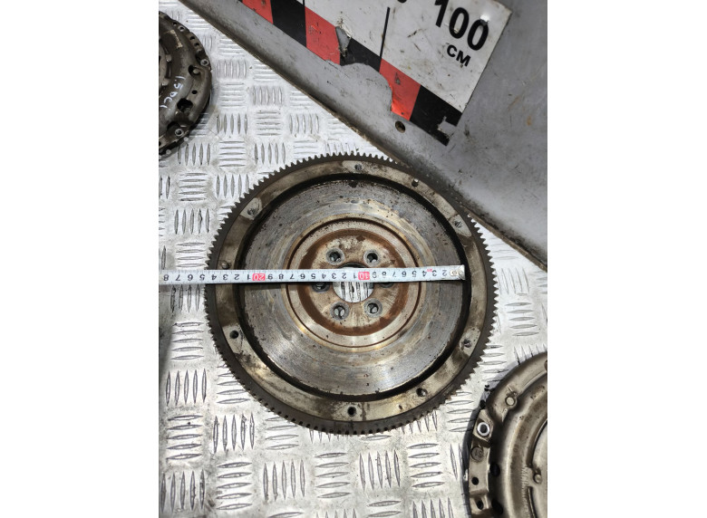 Комплект сцепления к Volkswagen Golf, 2000г.