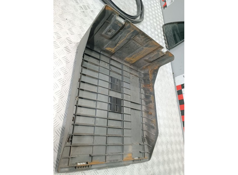 Крышка аккумулятора к Крышка аккумулятора к Iveco Eurocargo undefined г. Eurocargo