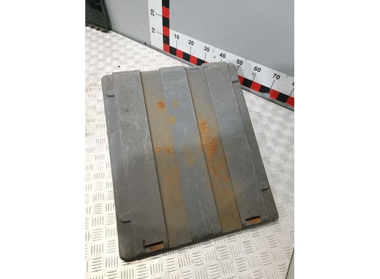 Крышка аккумулятора к Крышка аккумулятора к Iveco Eurocargo undefined г. Eurocargo