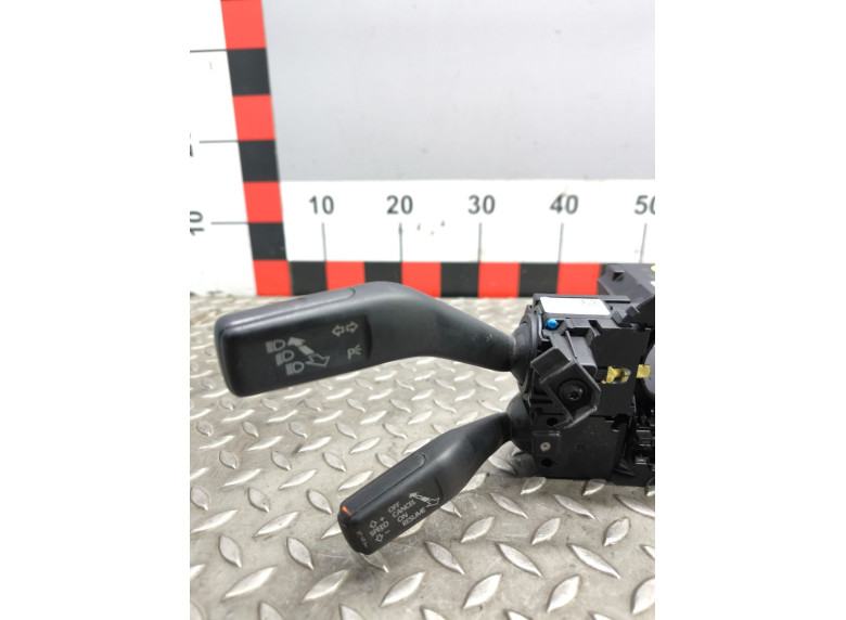 Переключатель подрулевой (стрекоза) к Volkswagen Passat, 2007г.